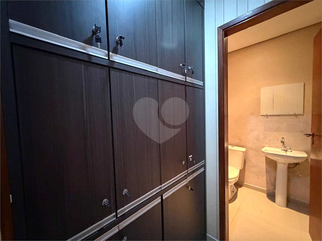 Salão Comercial de Dois Pavimentos em Localização Privilegiada! Venda e Locação