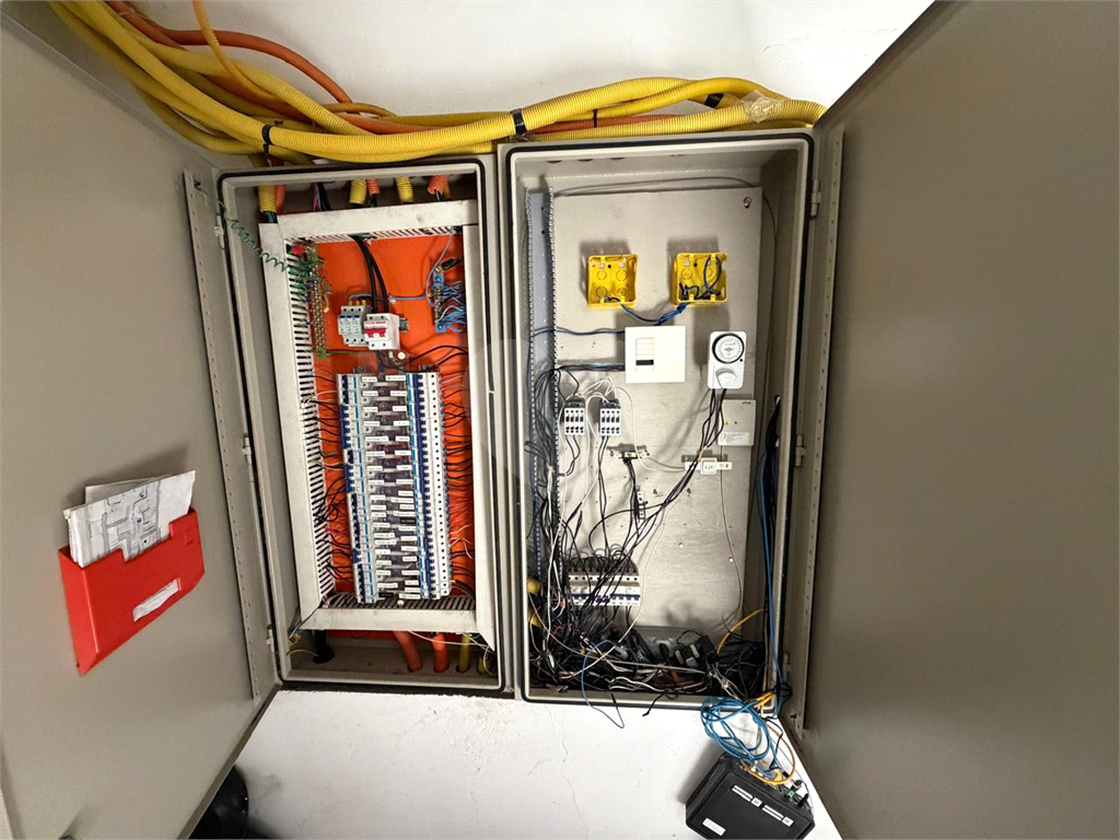 Salão Comercial de Dois Pavimentos em Localização Privilegiada! Venda e Locação