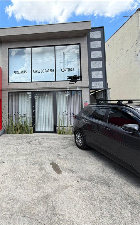 Salão Comercial de Dois Pavimentos em Localização Privilegiada! Venda e Locação