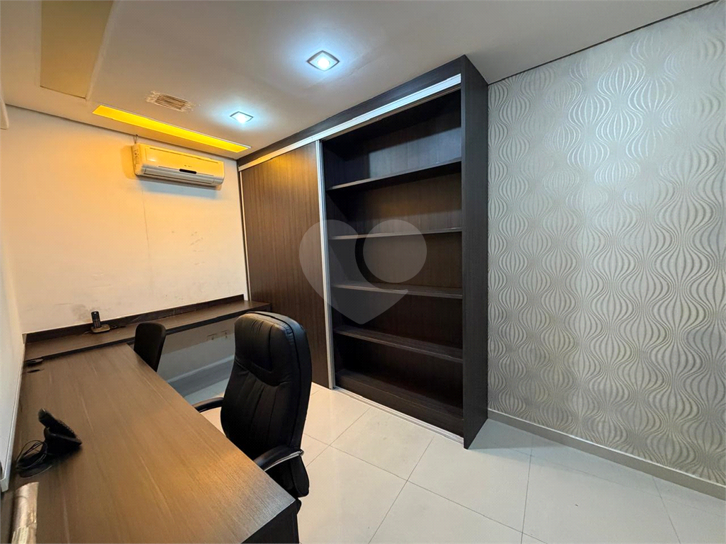 Salão Comercial de Dois Pavimentos em Localização Privilegiada! Venda e Locação