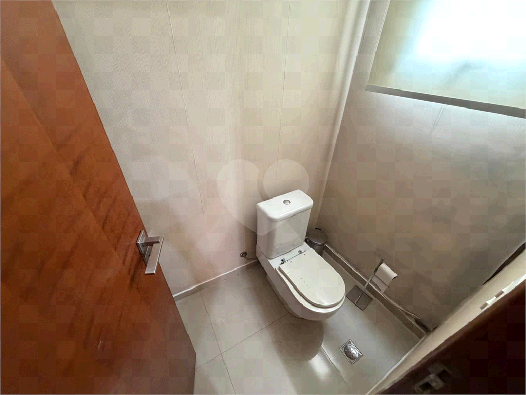 Salão Comercial de Dois Pavimentos em Localização Privilegiada! Venda e Locação