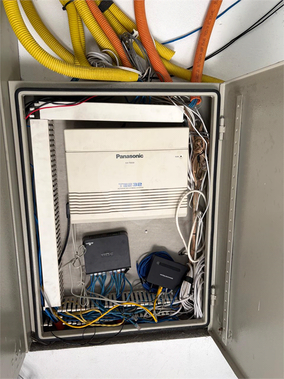 Salão Comercial de Dois Pavimentos em Localização Privilegiada! Venda e Locação