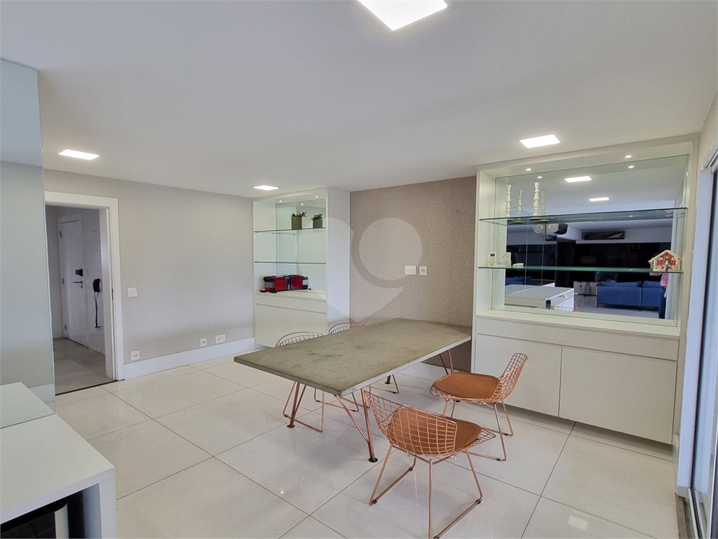 Apartamento exclusivo ao lado da Avenida Braz Leme.