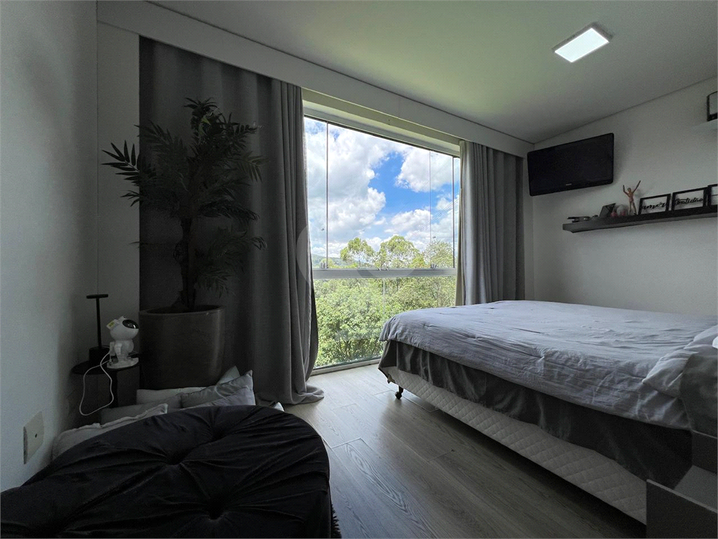 Casa na Serra da Cantareira moderna com 4 suítes com vista privilegiada