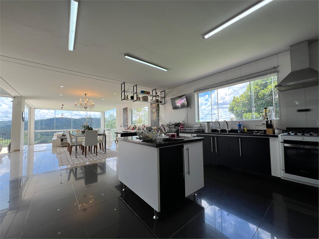 Casa na Serra da Cantareira moderna com 4 suítes com vista privilegiada