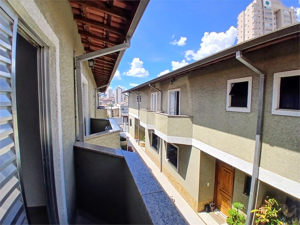 Casa em condomínio com 3 quartos e 3 vagas