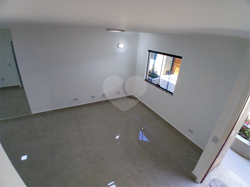 Casa em condomínio com 3 quartos e 3 vagas