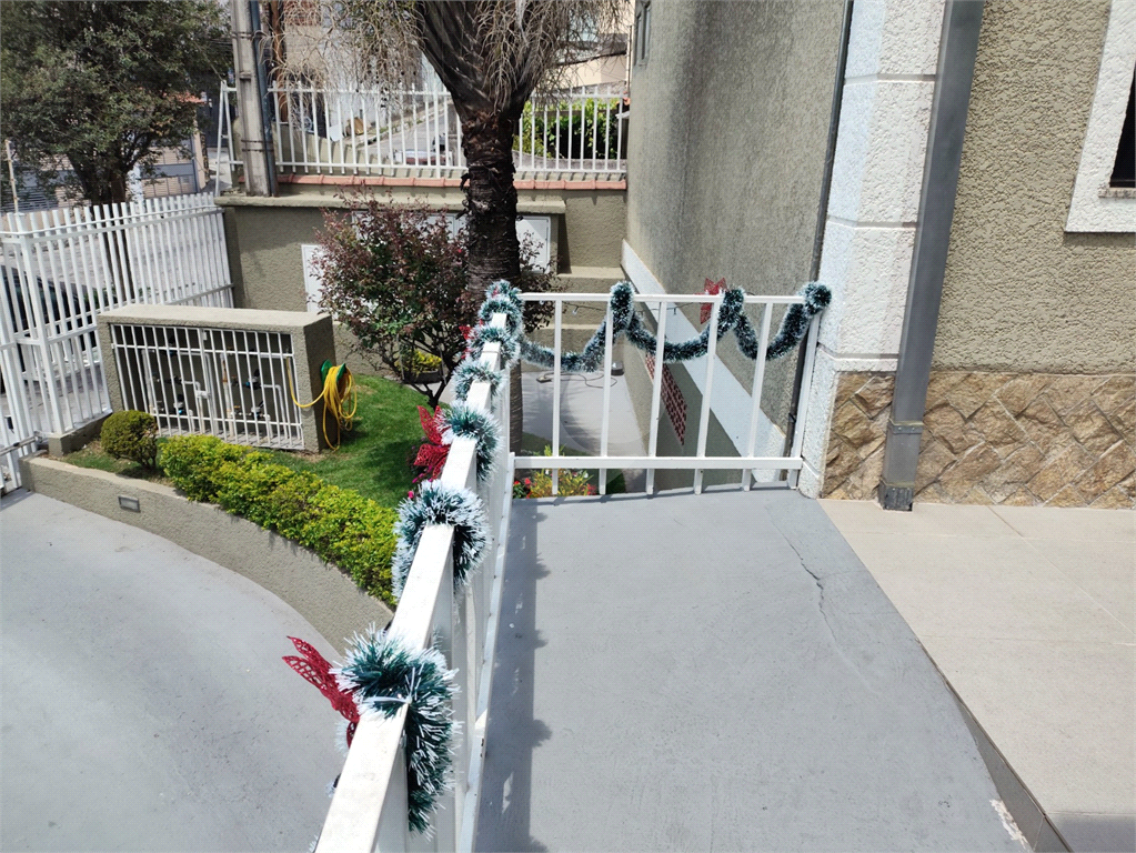 Casa em condomínio com 3 quartos e 3 vagas