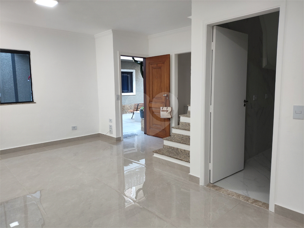 Casa em condomínio com 3 quartos e 3 vagas