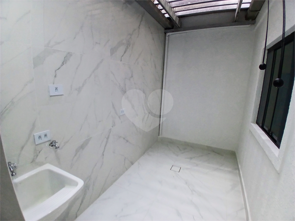 Casa em condomínio com 3 quartos e 3 vagas