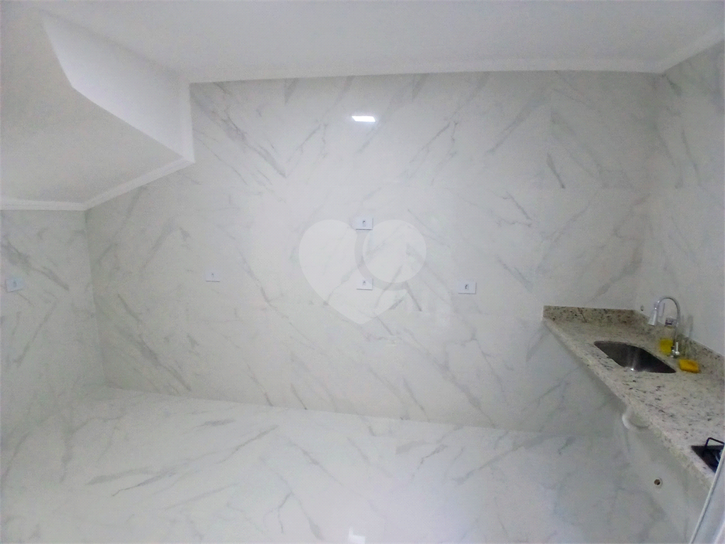 Casa em condomínio com 3 quartos e 3 vagas