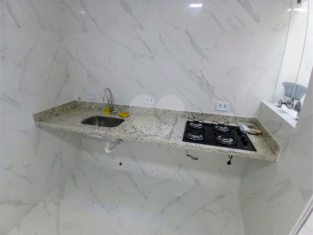 Casa em condomínio com 3 quartos e 3 vagas