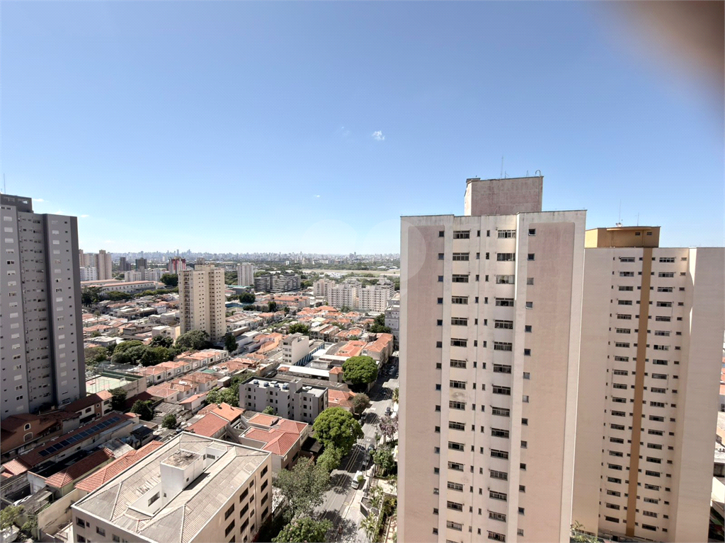 Apartamento de 69 m² com 3 quartos e 1 vaga, estrategicamente localizado próximo ao comércio local e à Av. Brás Leme