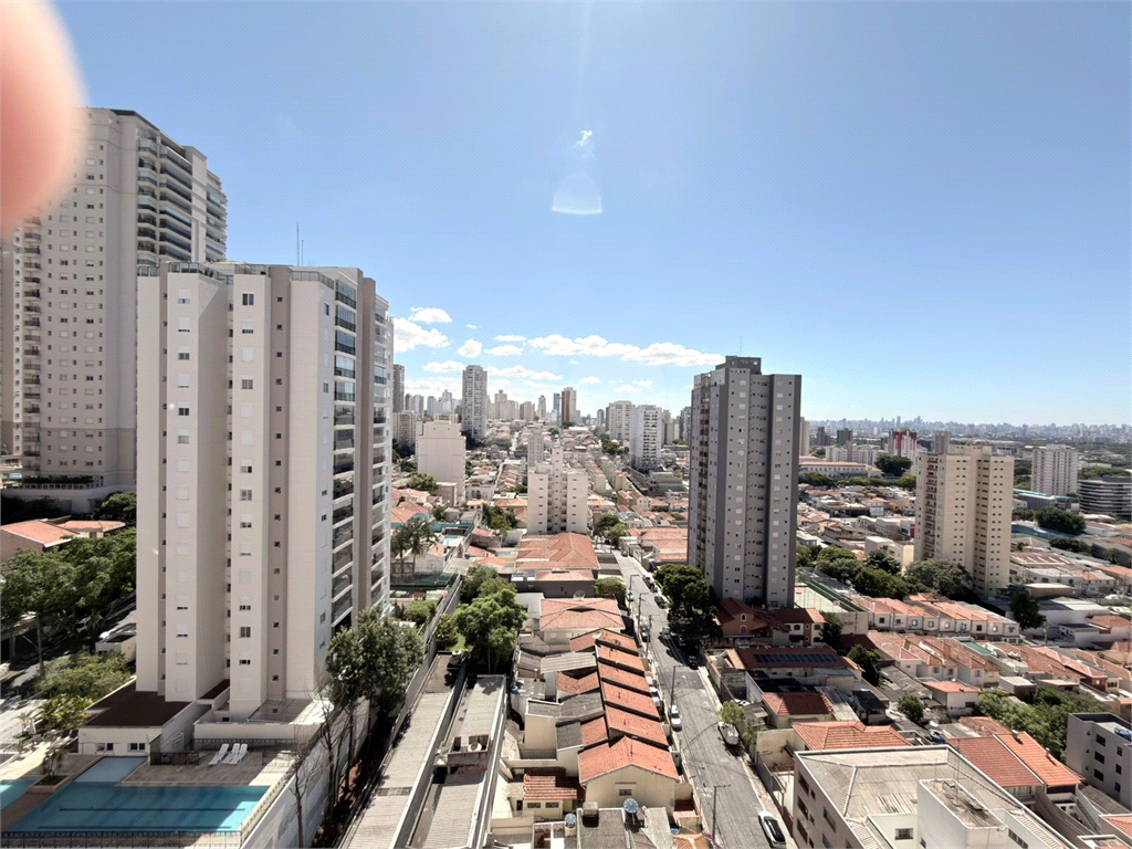 Apartamento de 69 m² com 3 quartos e 1 vaga, estrategicamente localizado próximo ao comércio local e à Av. Brás Leme