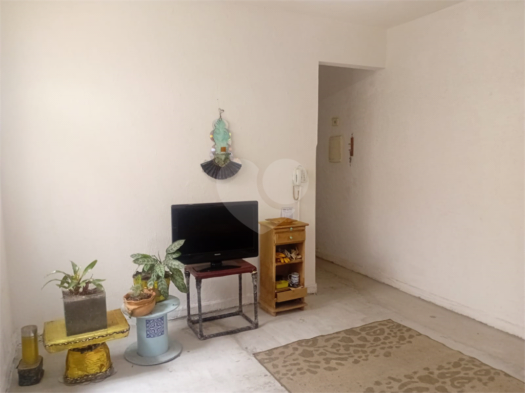 Apartamento - Bela Vista - 2 Quartos / Dormitórios - Venda / Compra