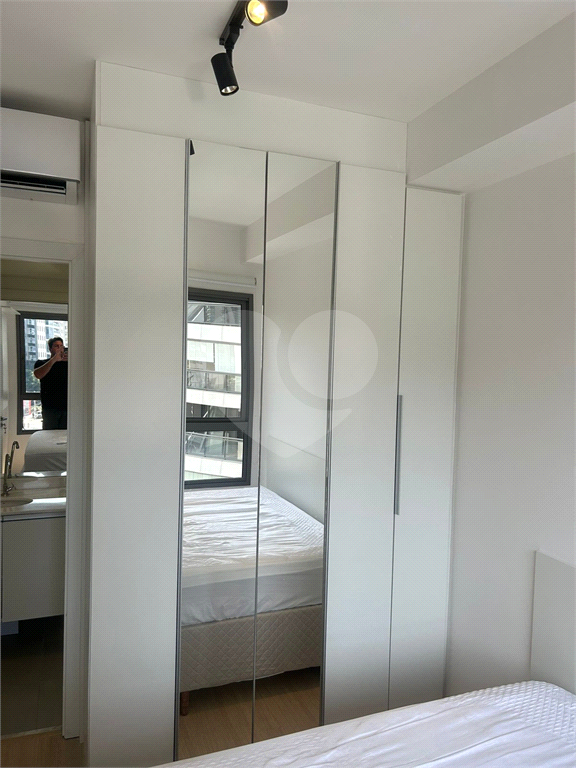 APARTAMENTO em CENTRO