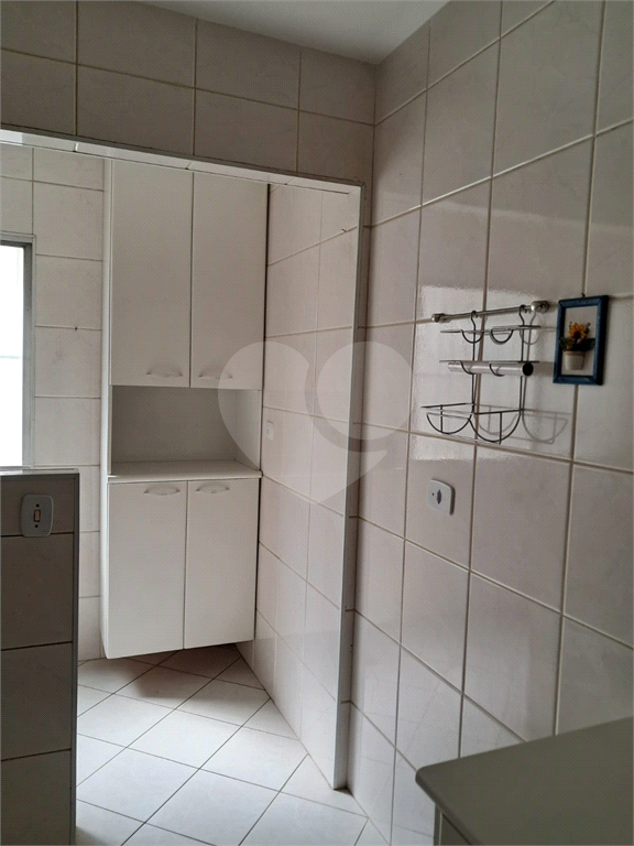 Apartamento a venda em Pinheiros com 78m2, sala de dois ambientes, 2 dormitório,, dependência de empregada e 1 vaga de garagem.. 