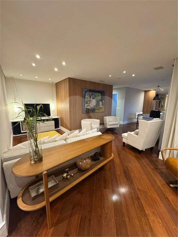 Apartamento, 3 quartos, 140 m² - Foto 1