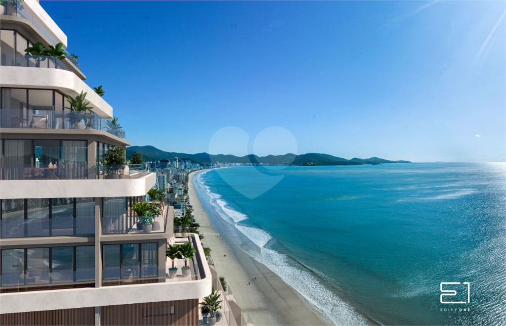 Apartamento Itapema de 246m² frente mar