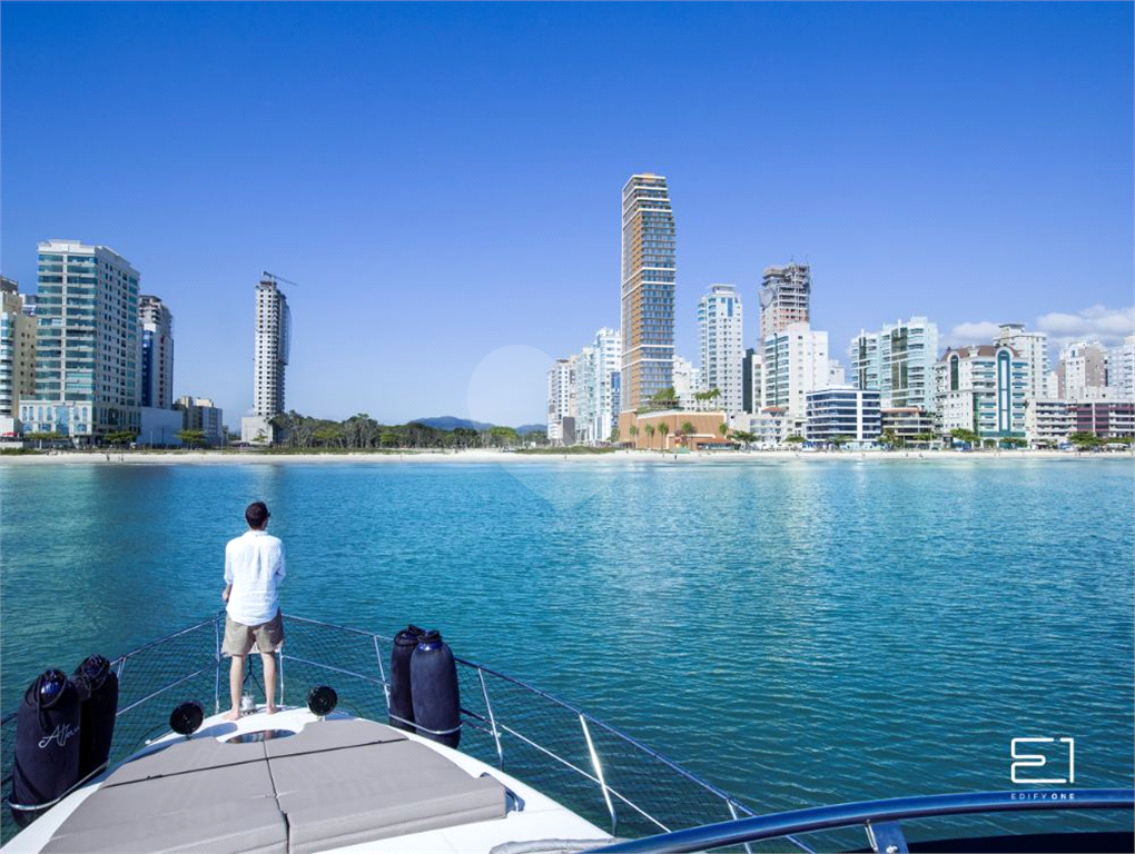 Apartamento Itapema de 246m² frente mar