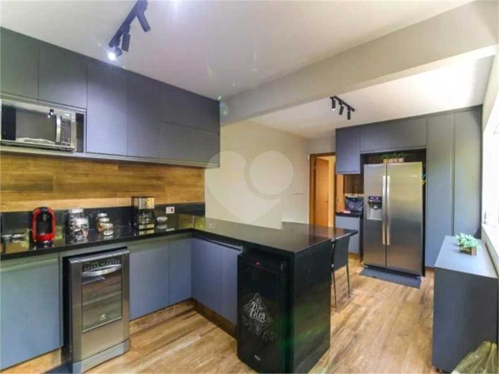 Casa de alto padrão no Morumbi – segurança, luz natural e elegância em um refúgio urbano exclusivo.
