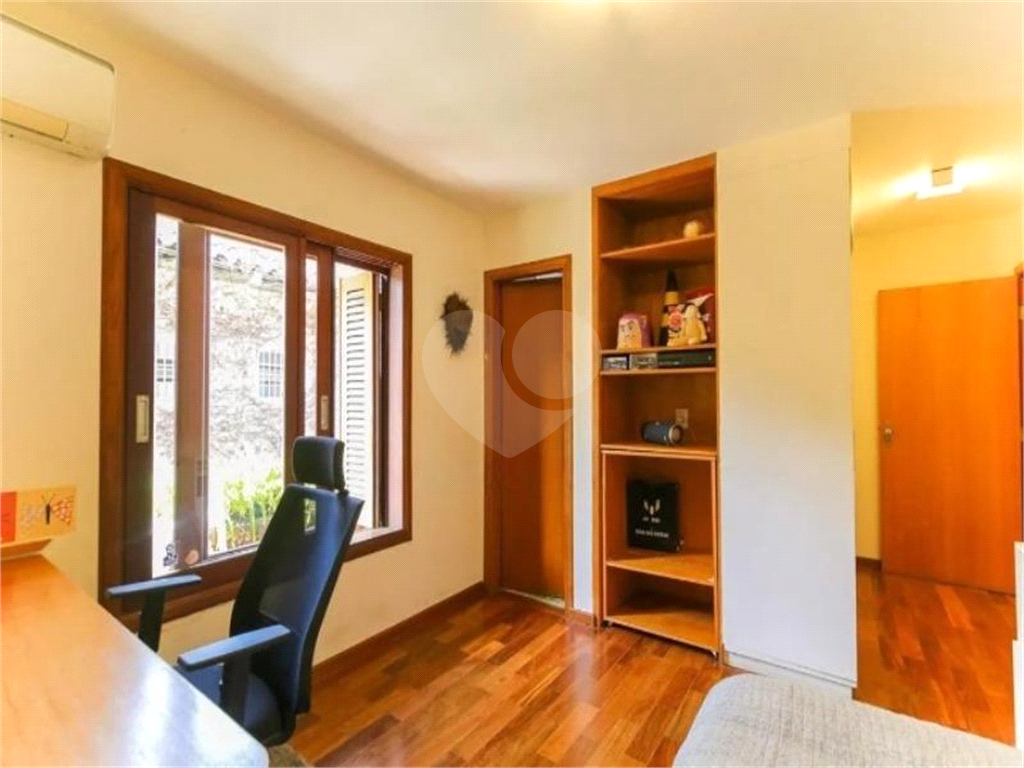 Casa de alto padrão no Morumbi – segurança, luz natural e elegância em um refúgio urbano exclusivo.