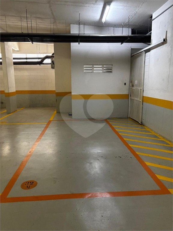 Apartamento ensolarado com 2 dormitórios, suíte e vaga fixa na Vila Madalena