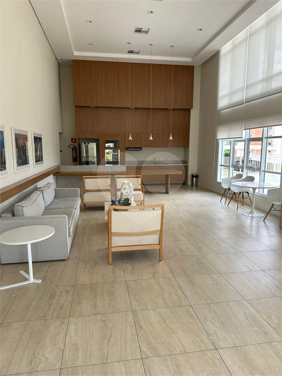 Apartamento ensolarado com 2 dormitórios, suíte e vaga fixa na Vila Madalena