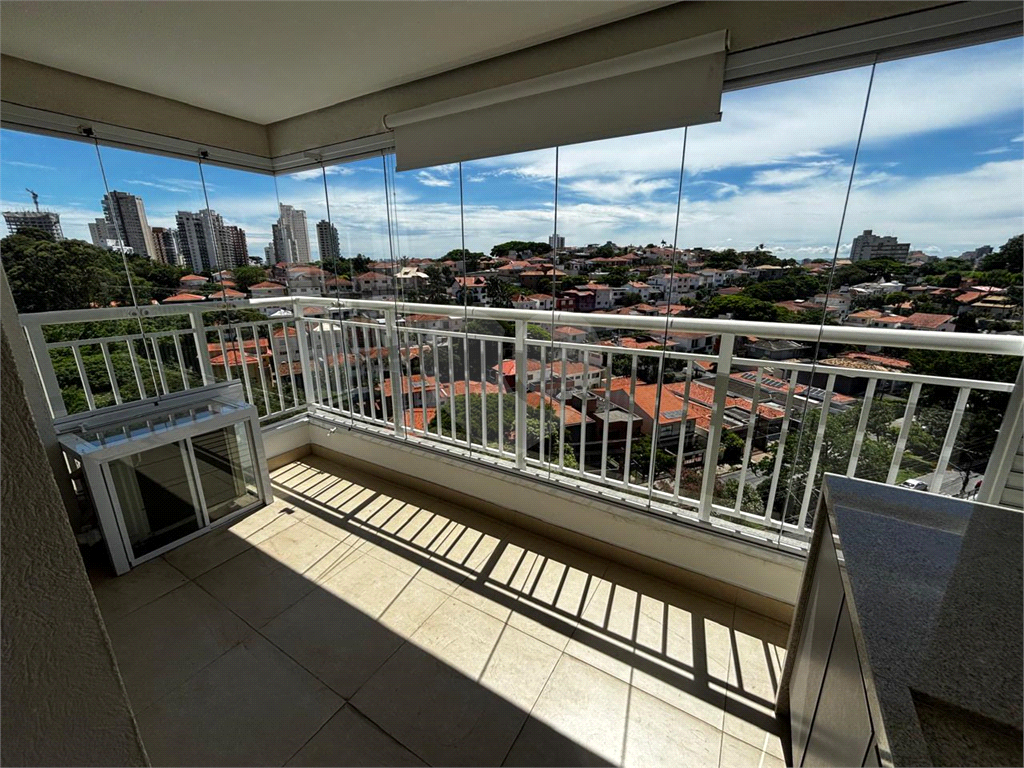 Apartamento ensolarado com 2 dormitórios, suíte e vaga fixa na Vila Madalena