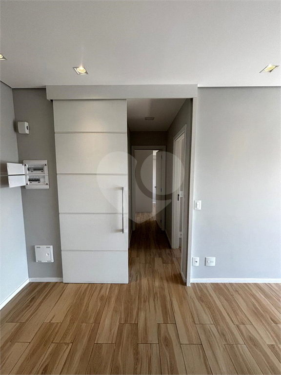 Apartamento ensolarado com 2 dormitórios, suíte e vaga fixa na Vila Madalena