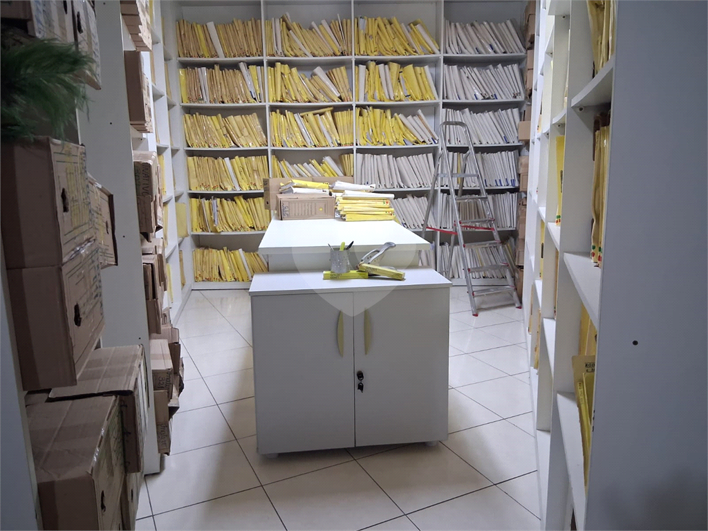 OPORTUNIDADE!!!Conjunto Comercial com 100 m² reformado no Centro SP