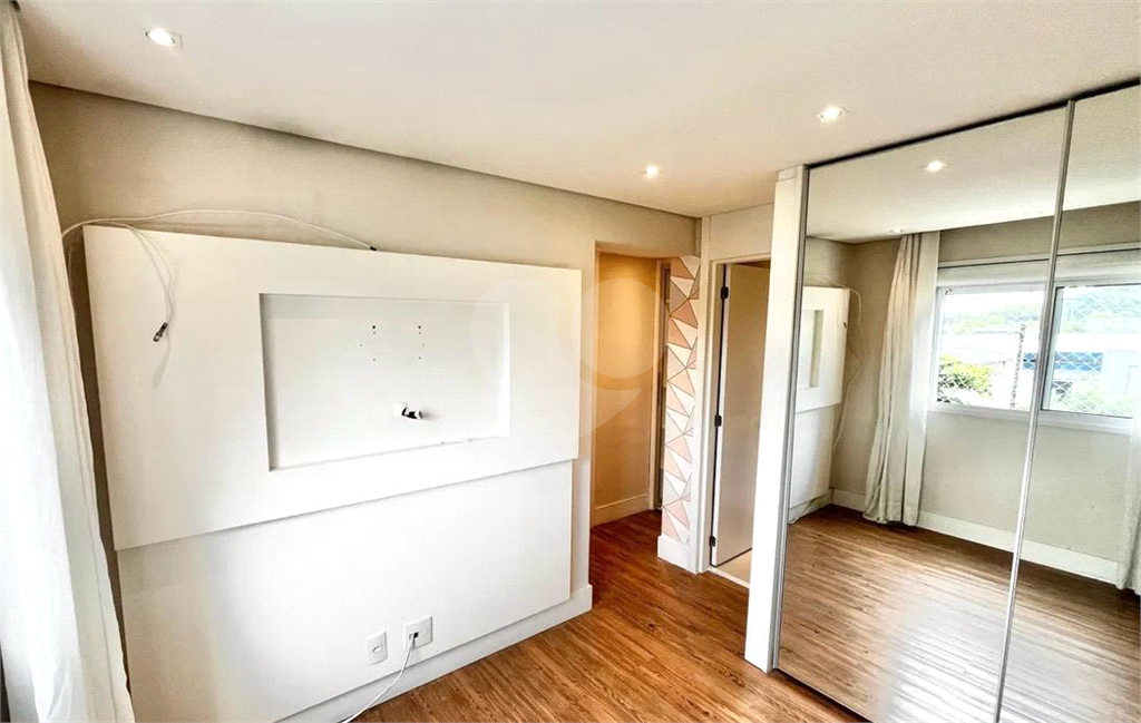 APARTAMENTO em CASA VERDE