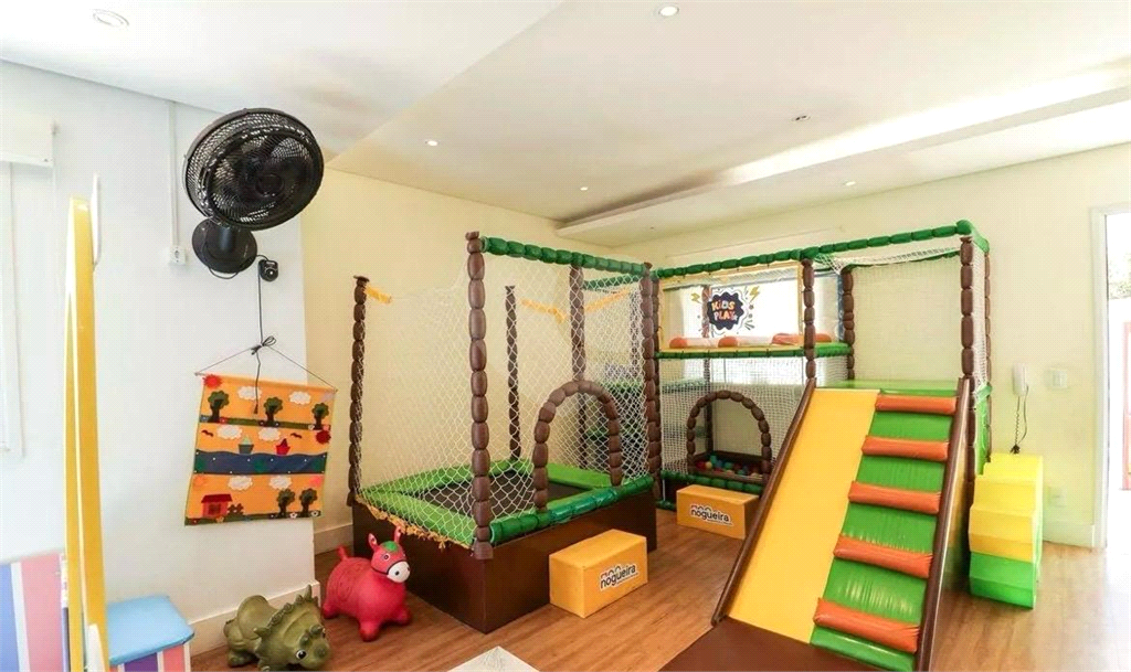 APARTAMENTO em CASA VERDE