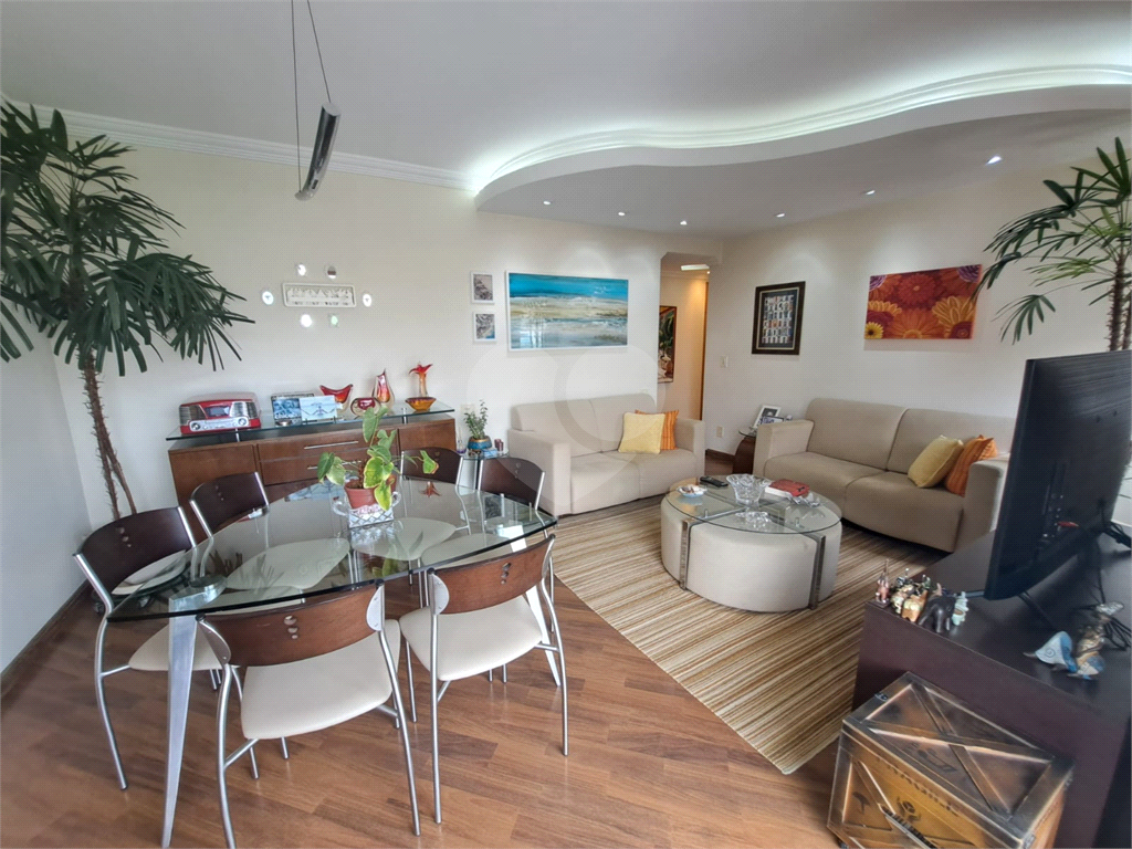 Apartamento à Venda | 95 m² | 3 dormitórios | 1 suíte | 2 vagas na Brás Leme | Santana