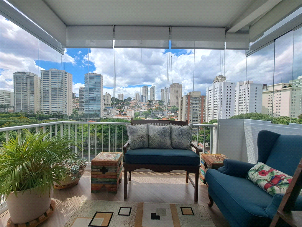 Apartamento à Venda | 95 m² | 3 dormitórios | 1 suíte | 2 vagas na Brás Leme | Santana