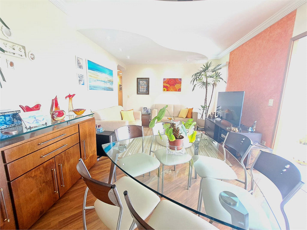 Apartamento à Venda | 95 m² | 3 dormitórios | 1 suíte | 2 vagas na Brás Leme | Santana