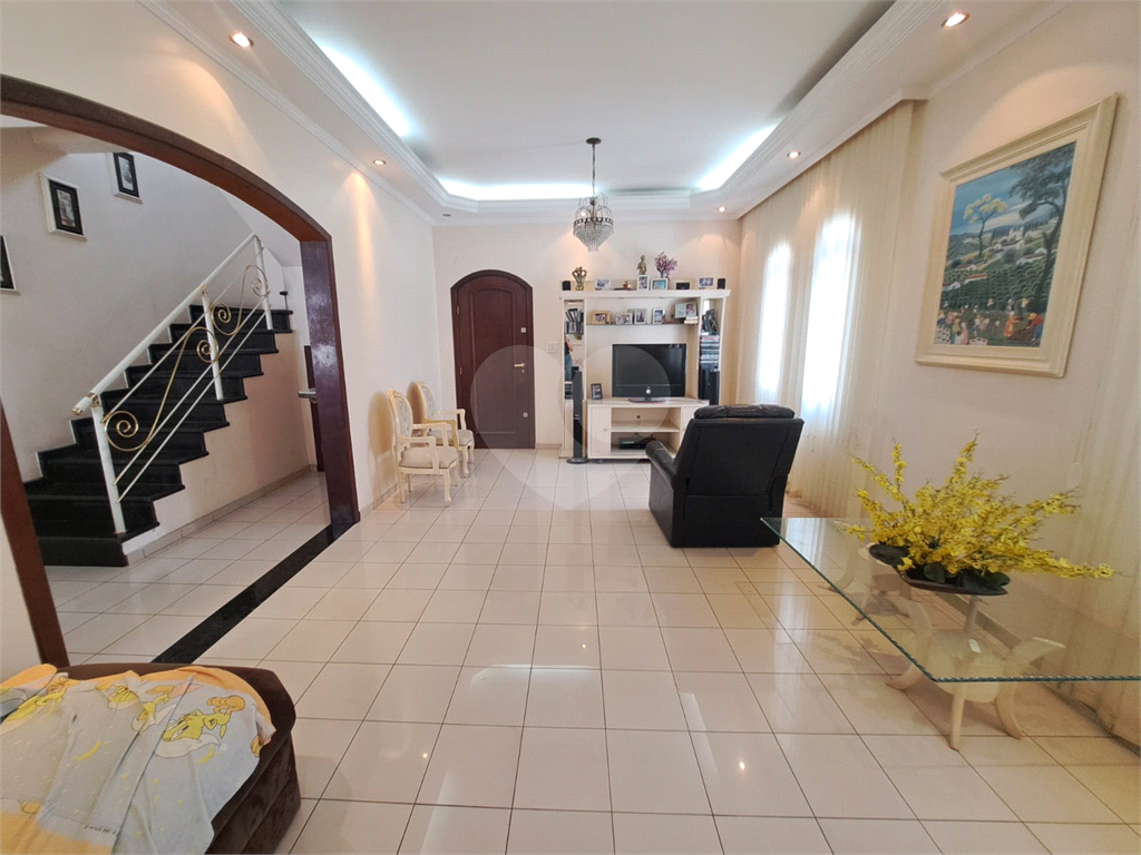 Sobrado à Venda | 400 m² | 6 Dorms | 2 Suítes | 7 Vagas | Vila Sabrina