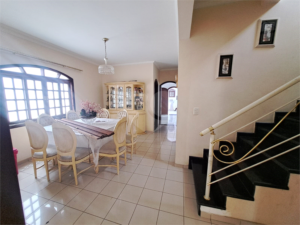 Sobrado à Venda | 400 m² | 6 Dorms | 2 Suítes | 7 Vagas | Vila Sabrina