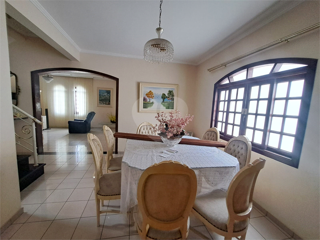 Sobrado à Venda | 400 m² | 6 Dorms | 2 Suítes | 7 Vagas | Vila Sabrina