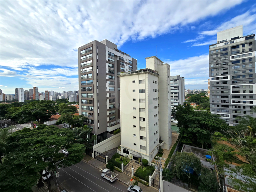 Campo Belo Reformado 2 Vagas 2 Quartos Varanda Andar Alto Pronto Para Morar