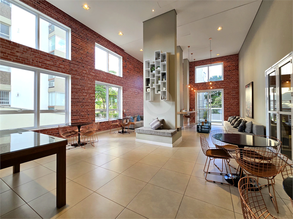 Campo Belo Reformado 2 Vagas 2 Quartos Varanda Andar Alto Pronto Para Morar