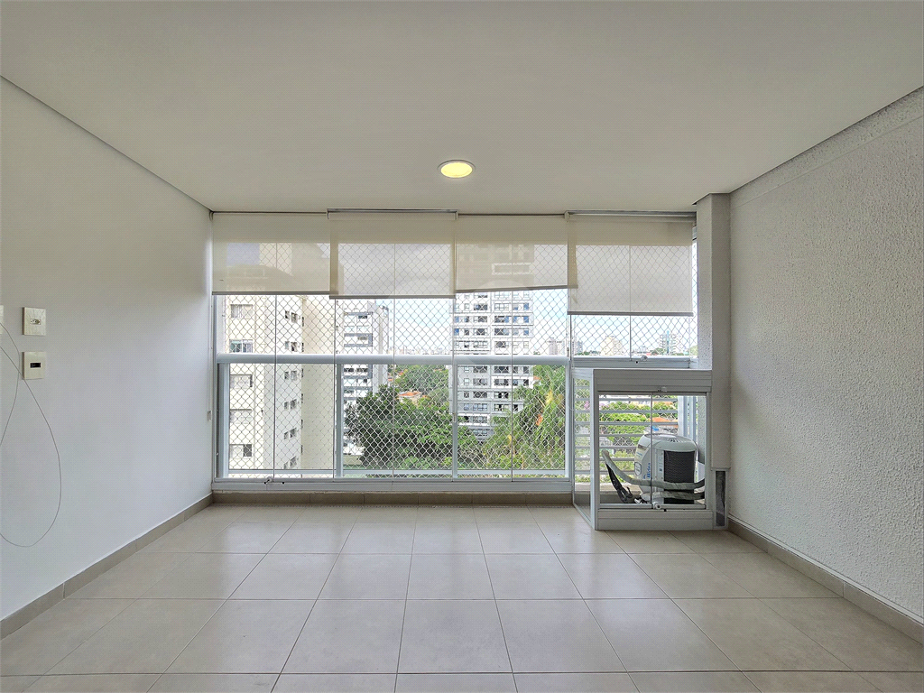 Campo Belo Reformado 2 Vagas 2 Quartos Varanda Andar Alto Pronto Para Morar