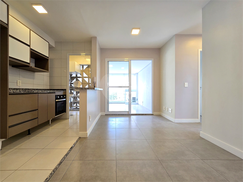 Campo Belo Reformado 2 Vagas 2 Quartos Varanda Andar Alto Pronto Para Morar