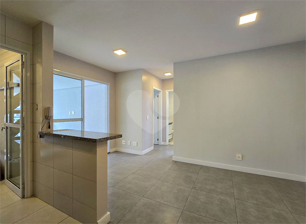 Campo Belo Reformado 2 Vagas 2 Quartos Varanda Andar Alto Pronto Para Morar