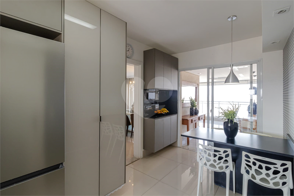 APARTAMENTO IPIRANGA COM  4 SUÍTES E 3 VAGAS REFORMADO!