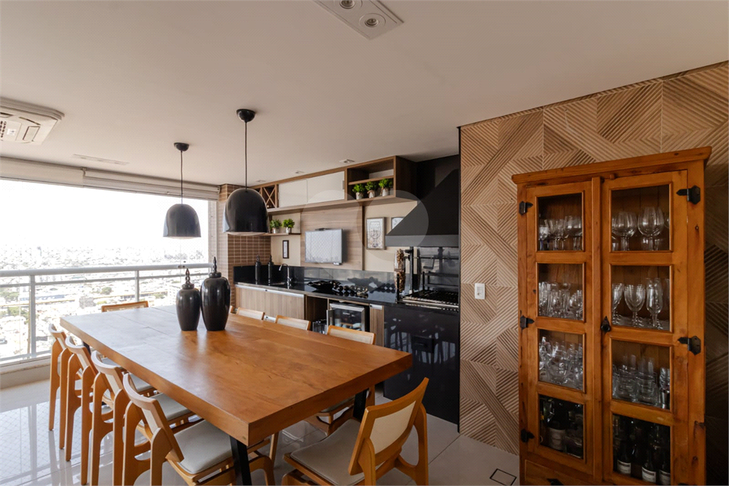 APARTAMENTO IPIRANGA COM  4 SUÍTES E 3 VAGAS REFORMADO!