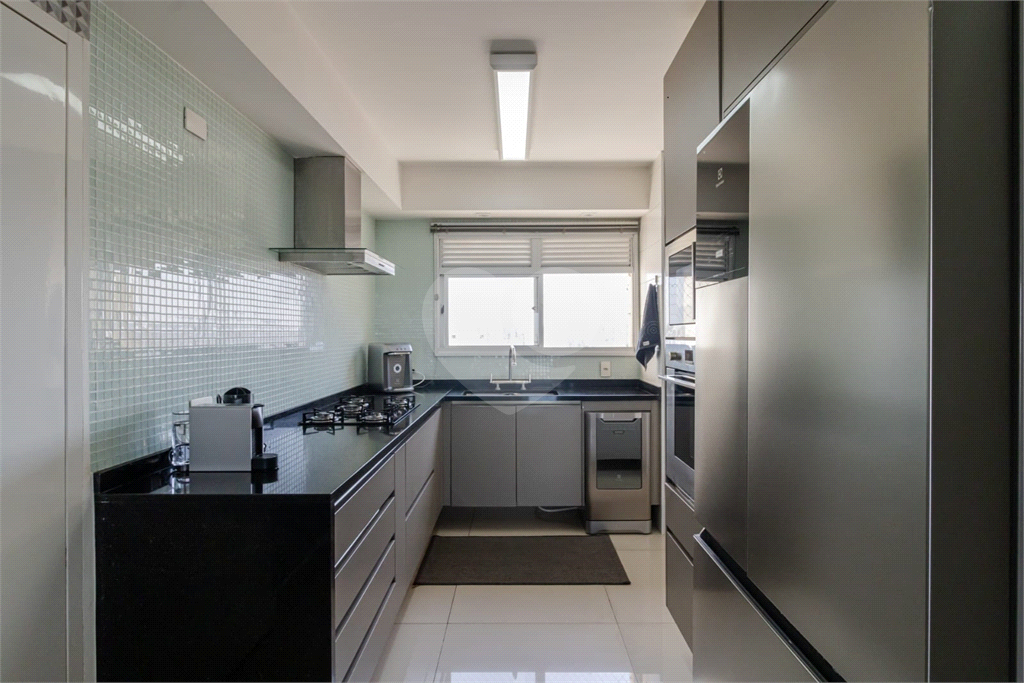 APARTAMENTO IPIRANGA COM  4 SUÍTES E 3 VAGAS REFORMADO!