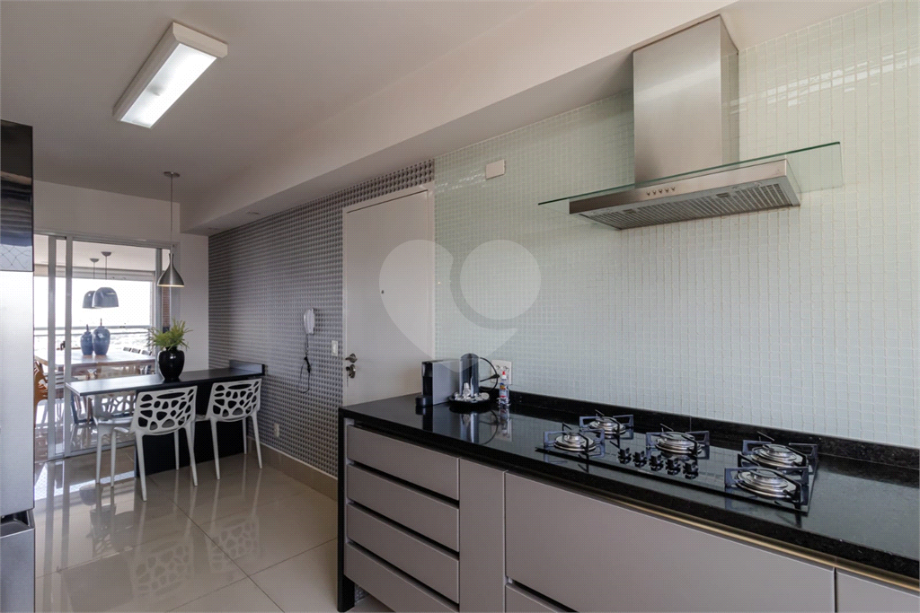 APARTAMENTO IPIRANGA COM  4 SUÍTES E 3 VAGAS REFORMADO!