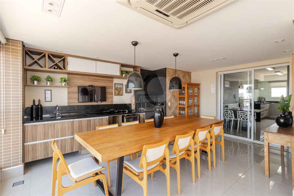 APARTAMENTO IPIRANGA COM  4 SUÍTES E 3 VAGAS REFORMADO!