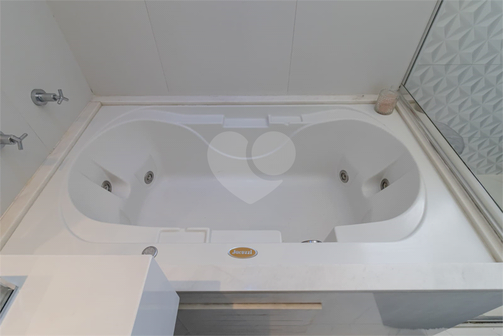 APARTAMENTO IPIRANGA COM  4 SUÍTES E 3 VAGAS REFORMADO!